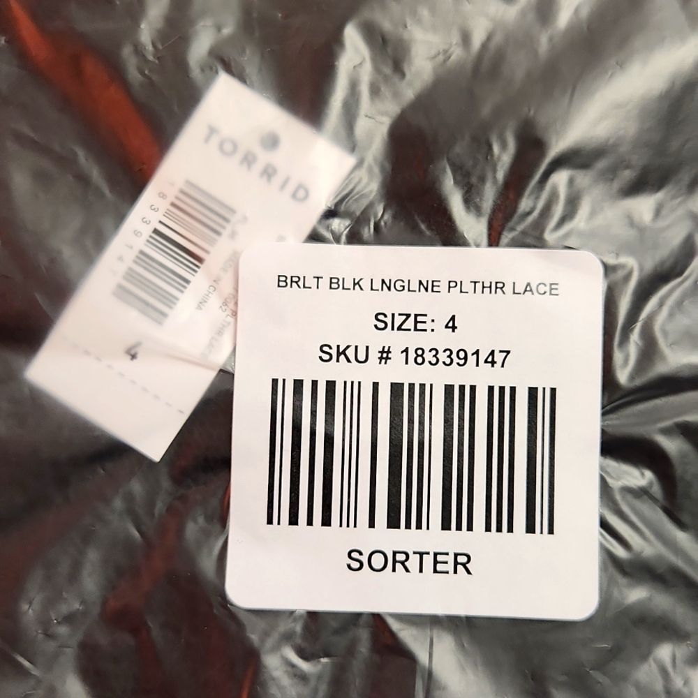 NWT TORRID BRALETTE VEGAN LEATHER AND LACE BLACK PLEATHER BRA - PLUS SIZE - Picture 3 of 8